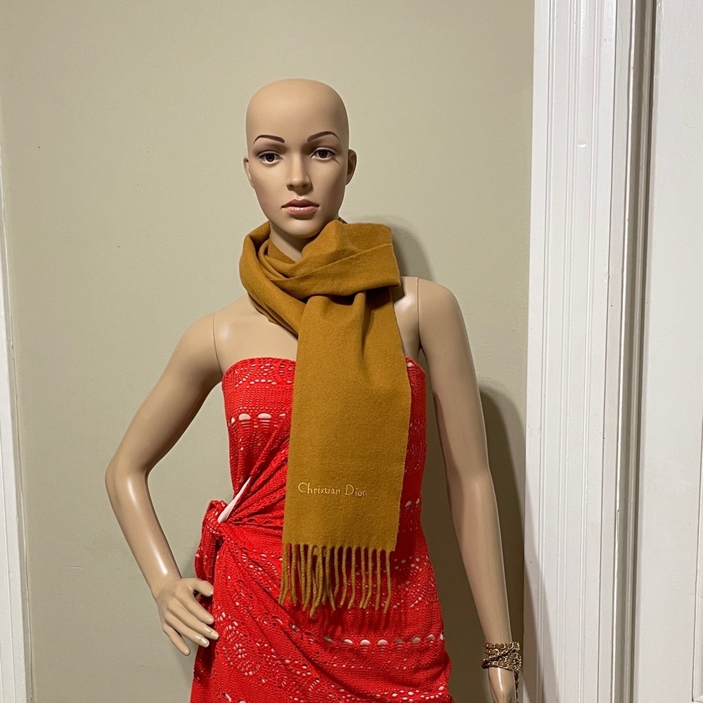 Dior Winter Scarf - Picture 4 of 6